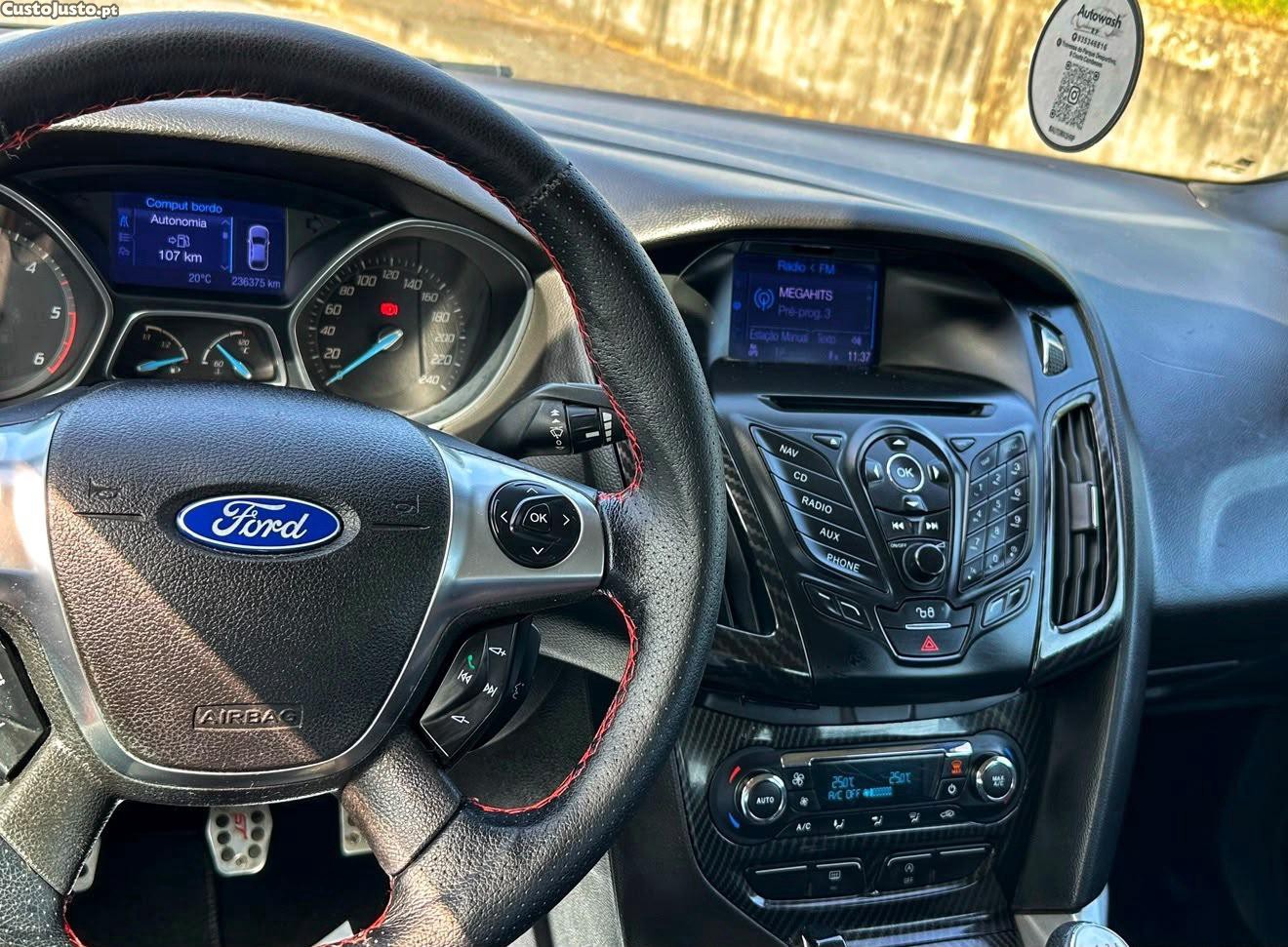 Ford Focus 1.6 Tdci sw — fotografia 4