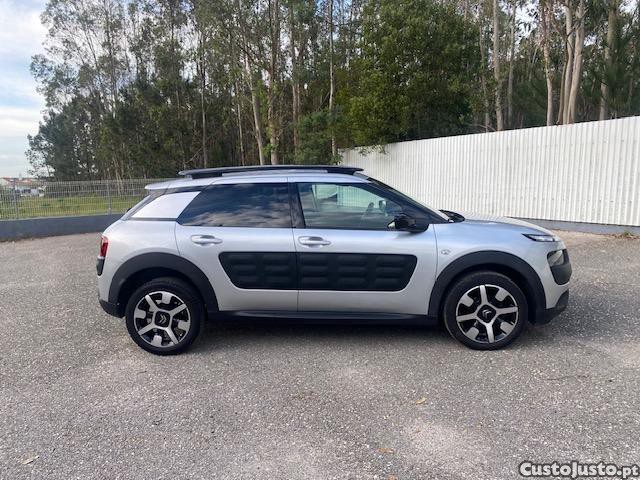 Citroën C4 Cactus 1.6 HDI 100 Cv Shine 2016 - 16 foto 3