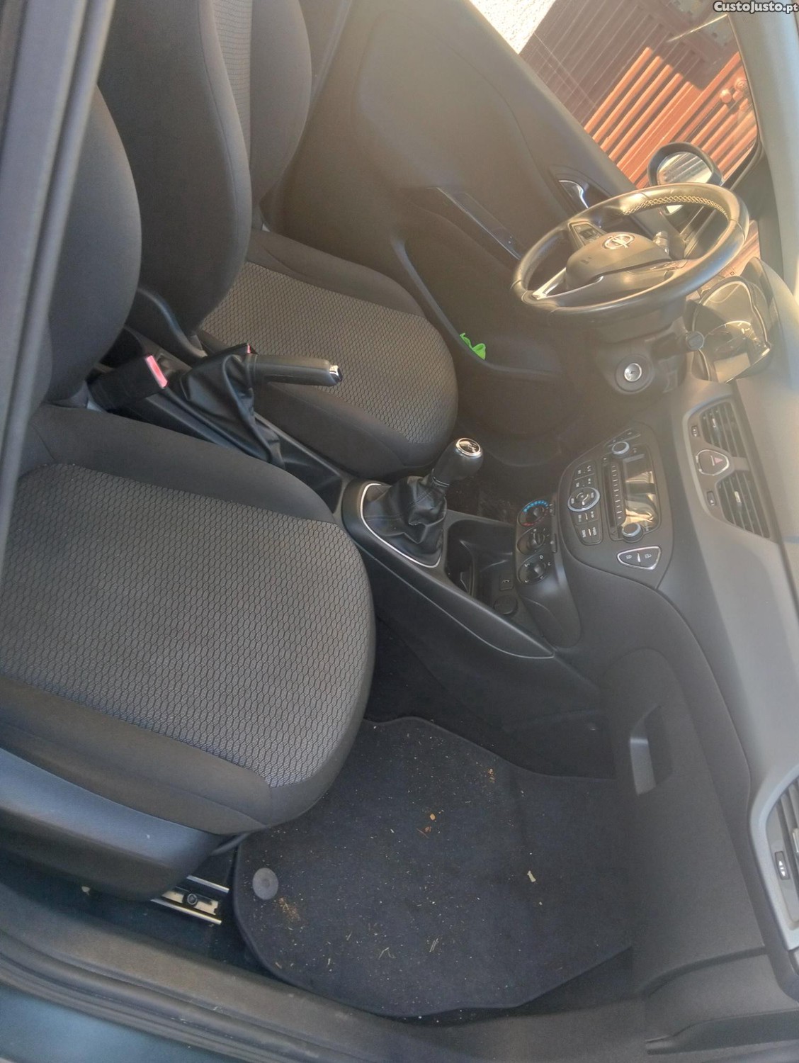 Opel Corsa 1.3 CDTI — fotografia 2