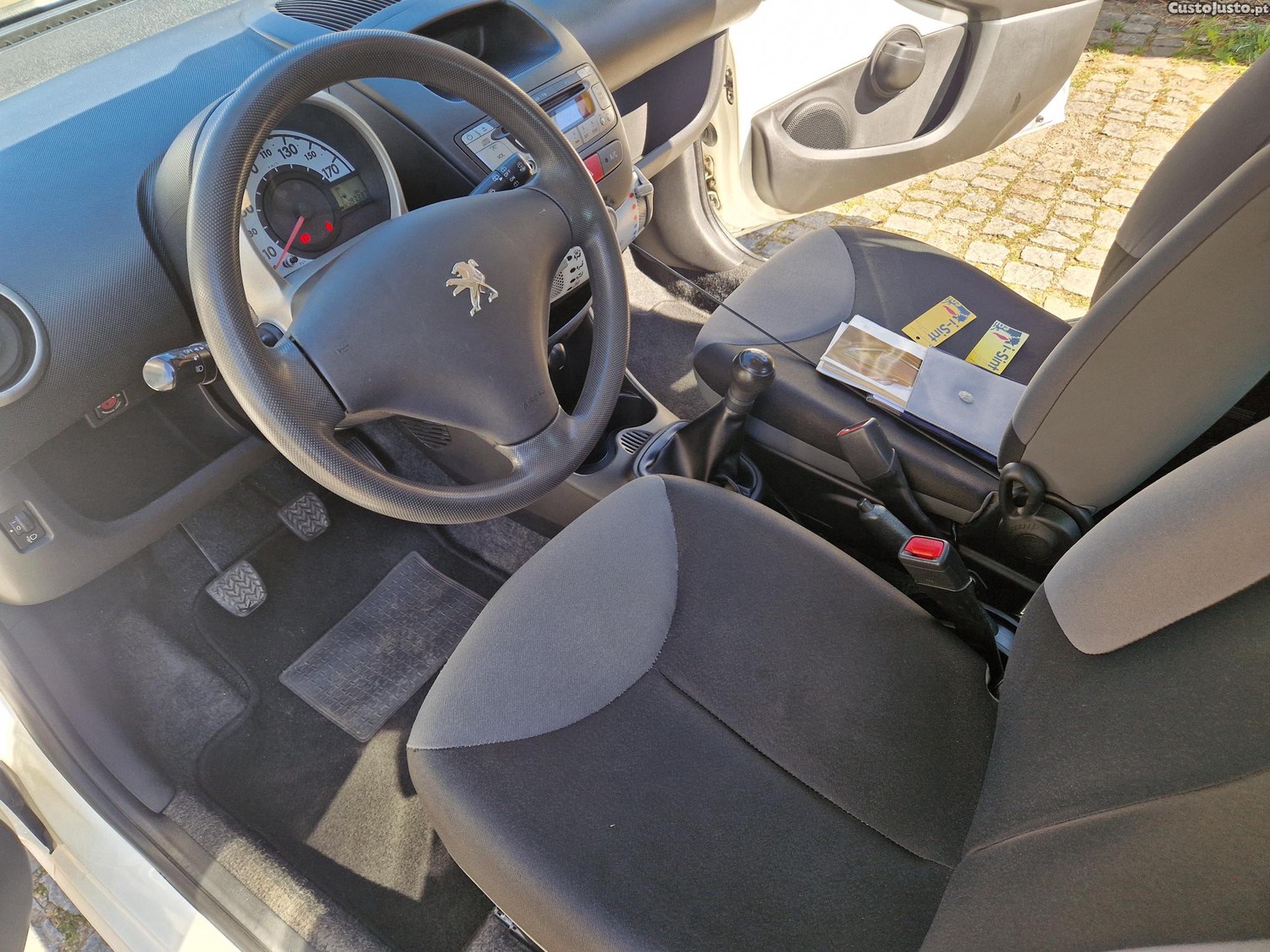 Peugeot 107 1.0 ACTIVE — fotografia 3
