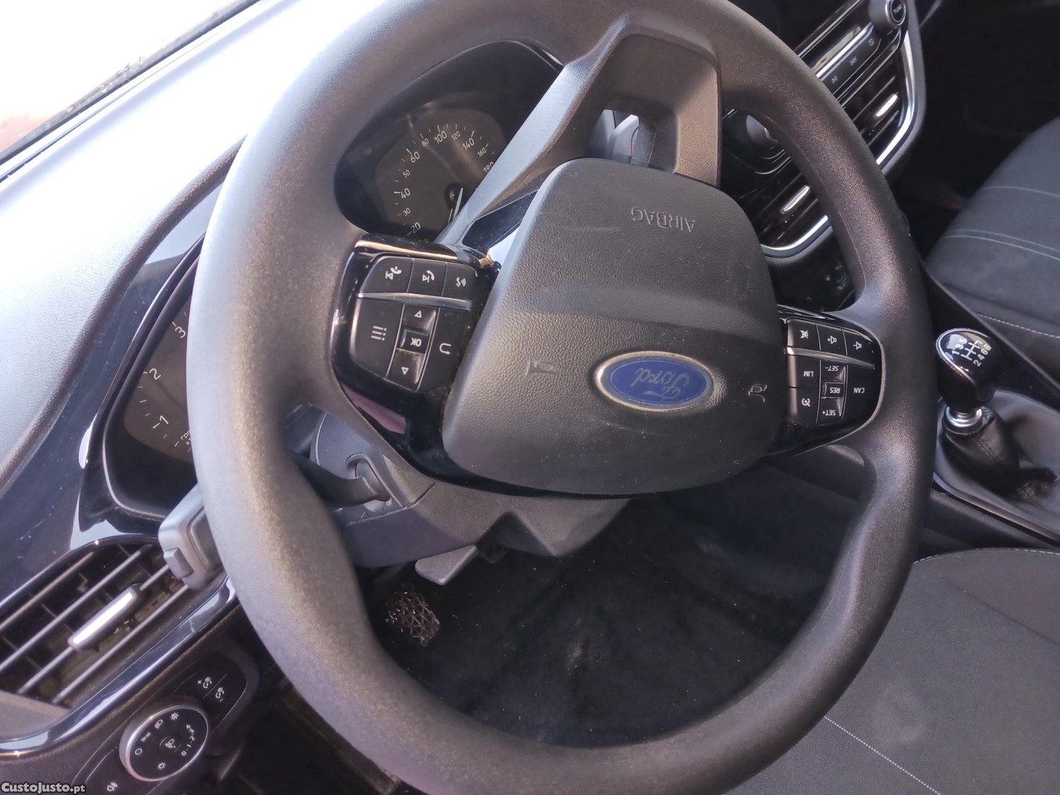 Ford Fiesta Active 1.5 tdci como novo — fotografia 3