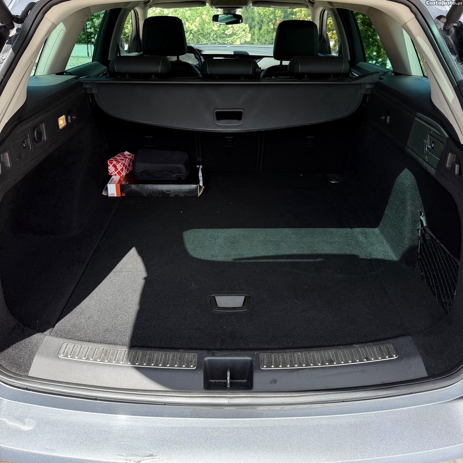 Opel Insignia Sport Tourer 1.6 innovation — fotografia 4