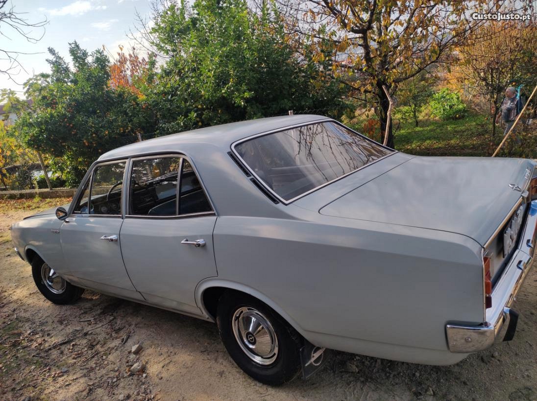 Opel Rekord 1700 — fotografia 10