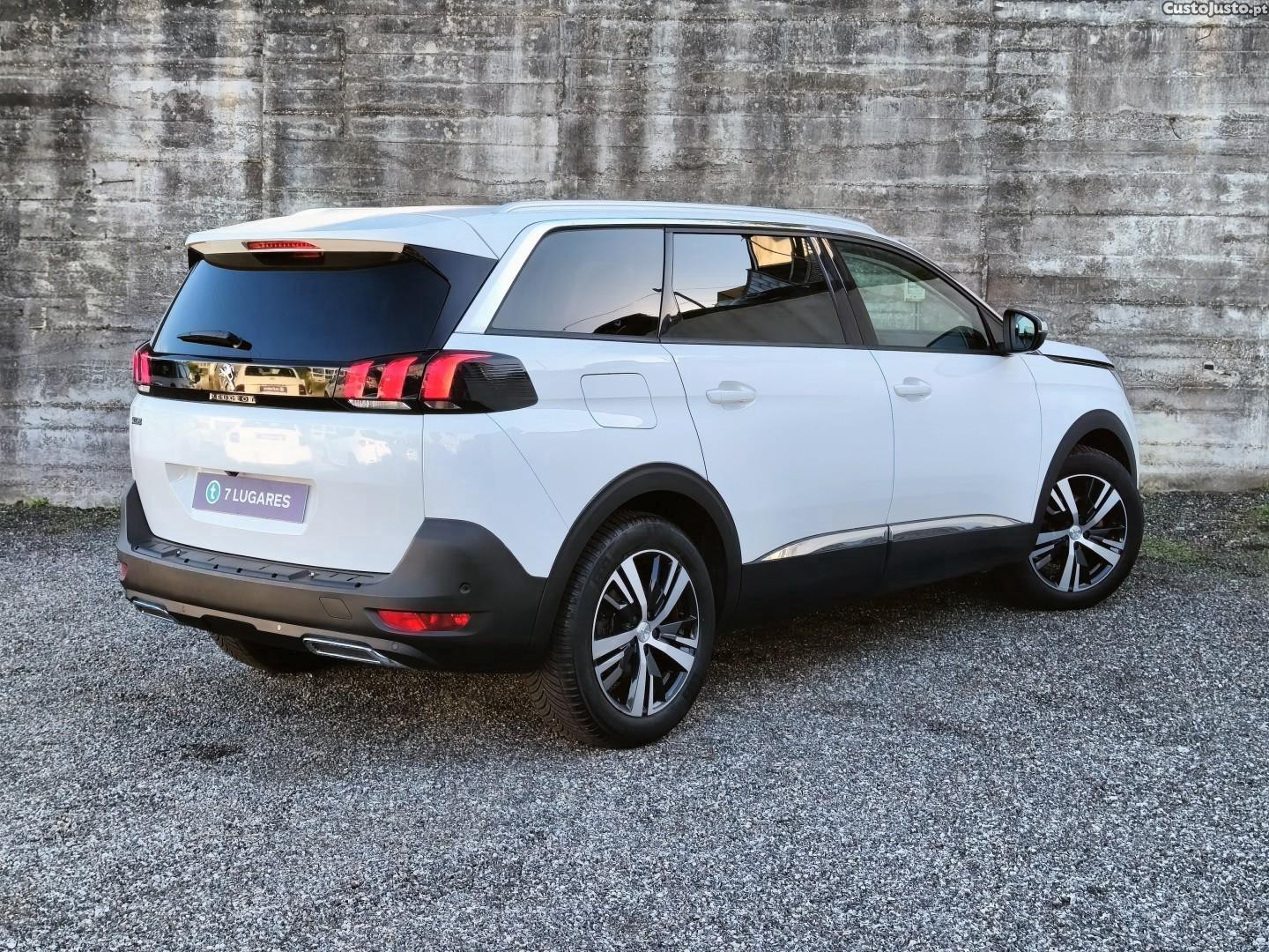 Peugeot 5008 1.2 PureTech Allure Pack EAT8 — fotografia 23