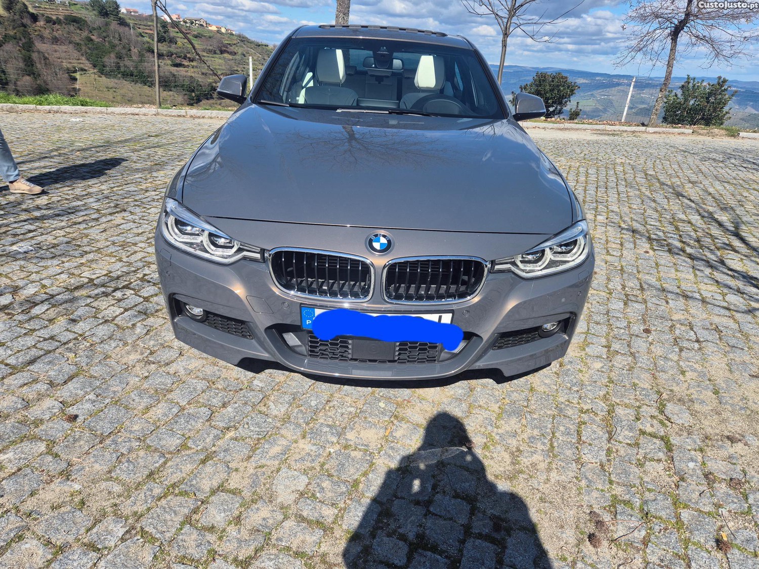 BMW 330 e hibrido plug-in — fotografia 2