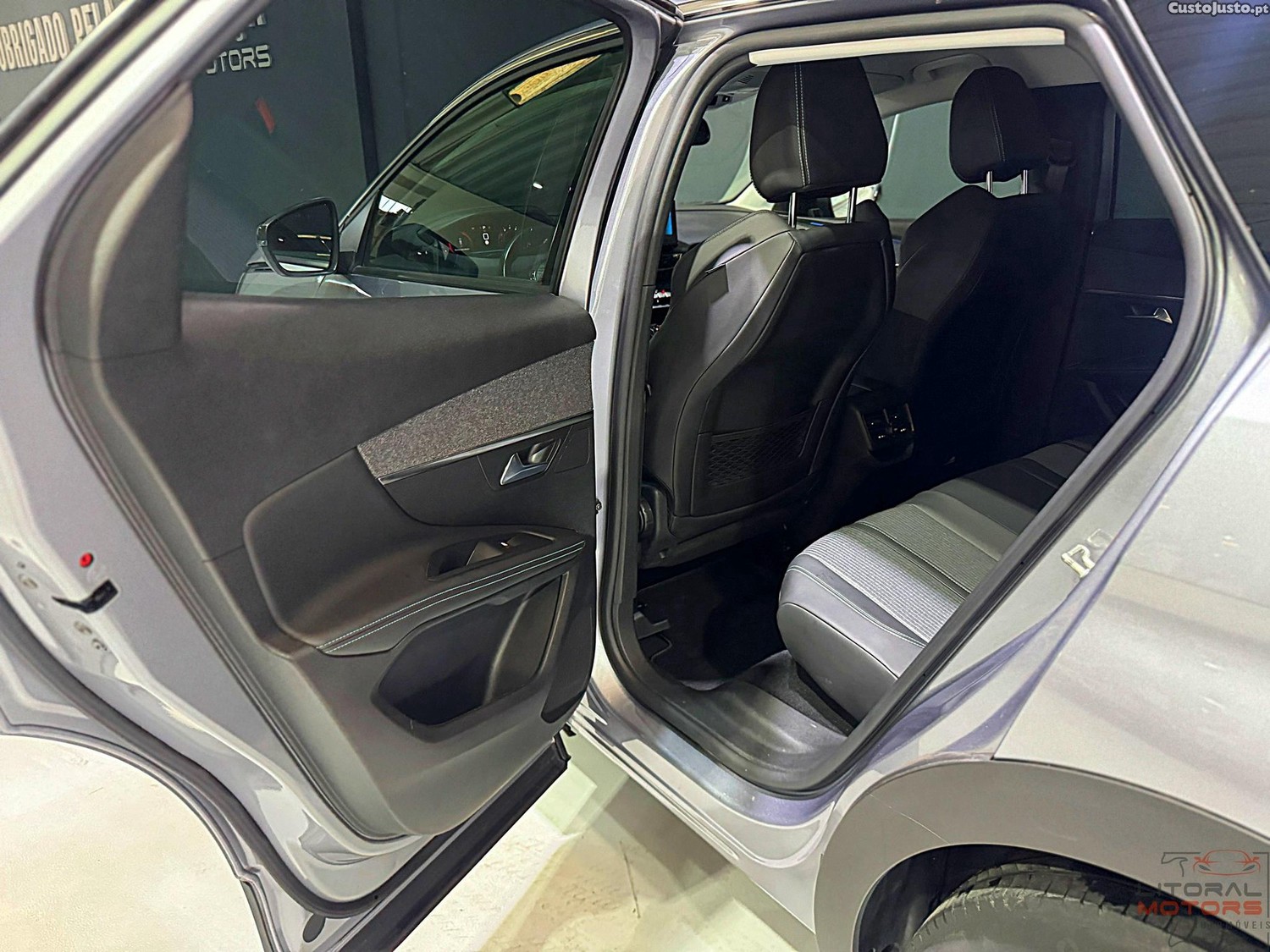 Peugeot 3008 1.2 PureTech Allure Pack EAT8 — fotografia 10