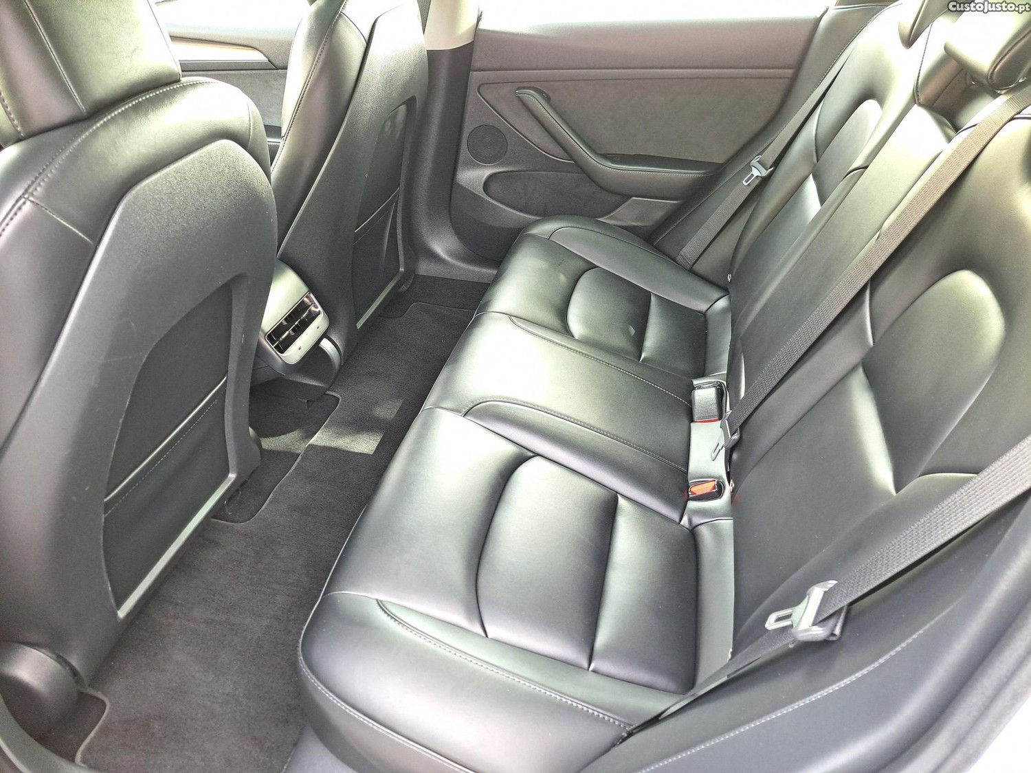 Tesla Model 3 Standard RWD Plus — fotografia 19