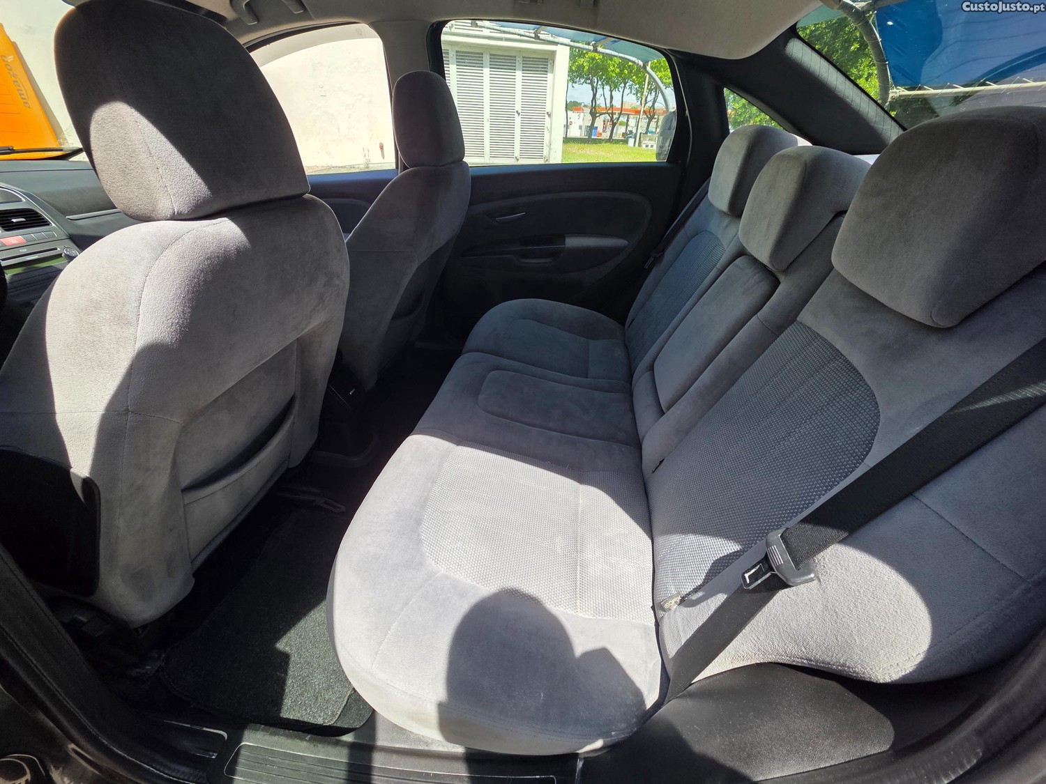 Fiat Linea 1.3 Multijet impecável — fotografia 3