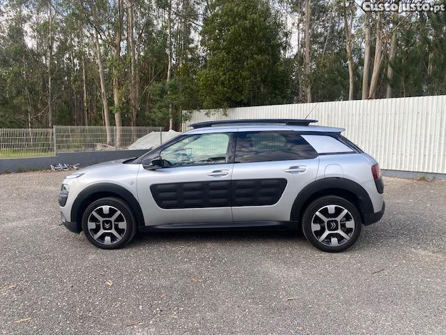 Citroën C4 Cactus 1.6 HDI 100 Cv Shine 2016 - 16 foto 4