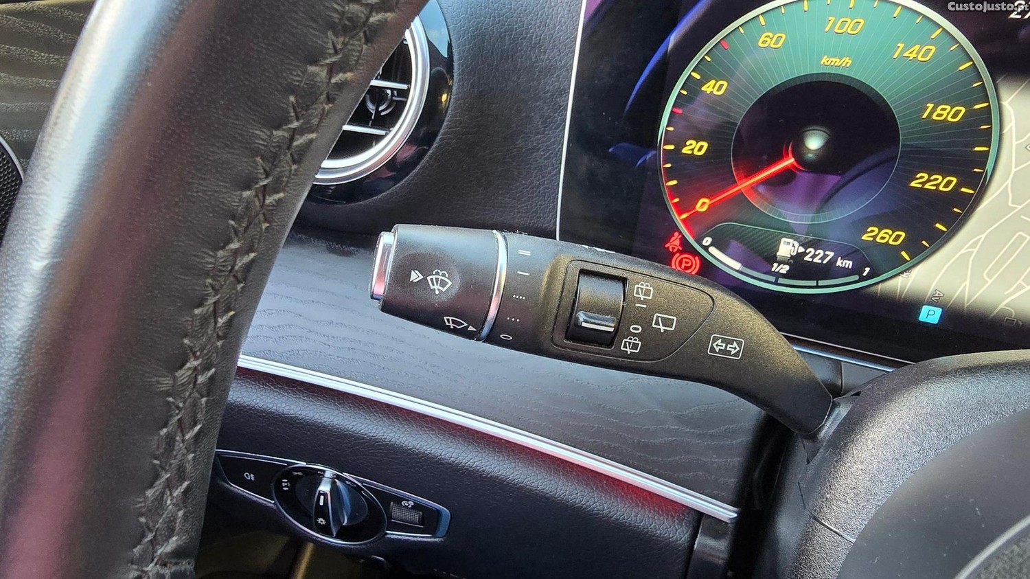 Mercedes-Benz E 220 d Avantgarde — fotografia 16