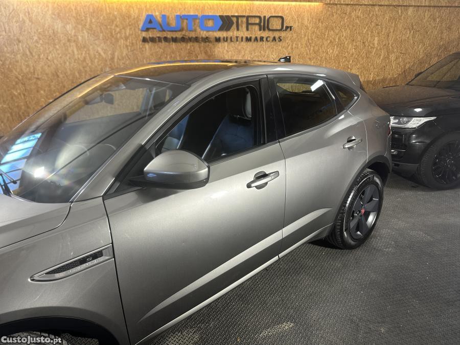 Jaguar E-Pace 2.0 i4D SE — fotografia 16