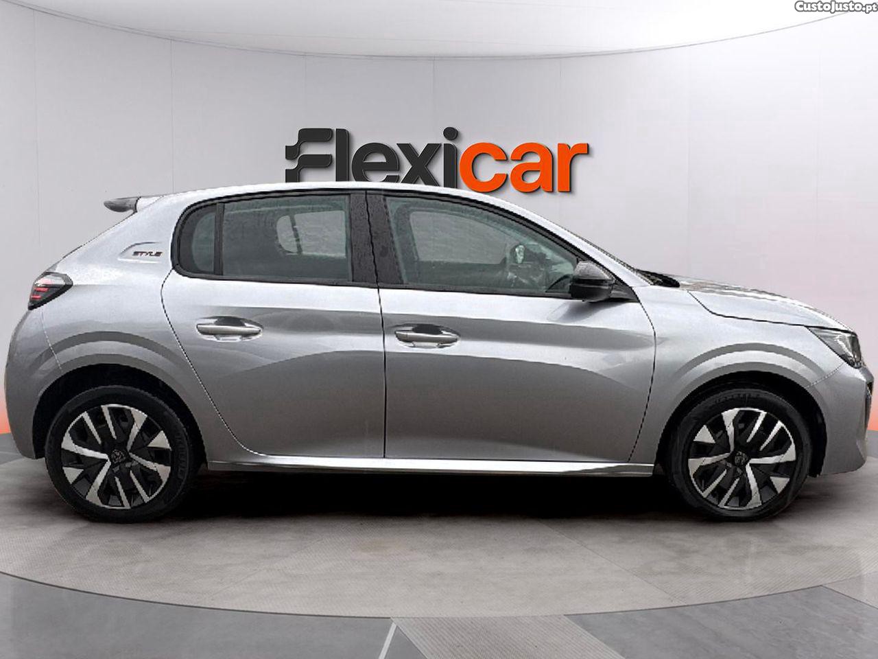 Peugeot 208 1.2 Hybrid Style e-DCS6 — fotografia 9