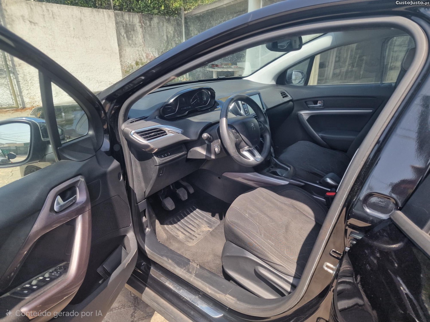Peugeot 2008 1.6 BlueLine HDi Allure. — fotografia 3
