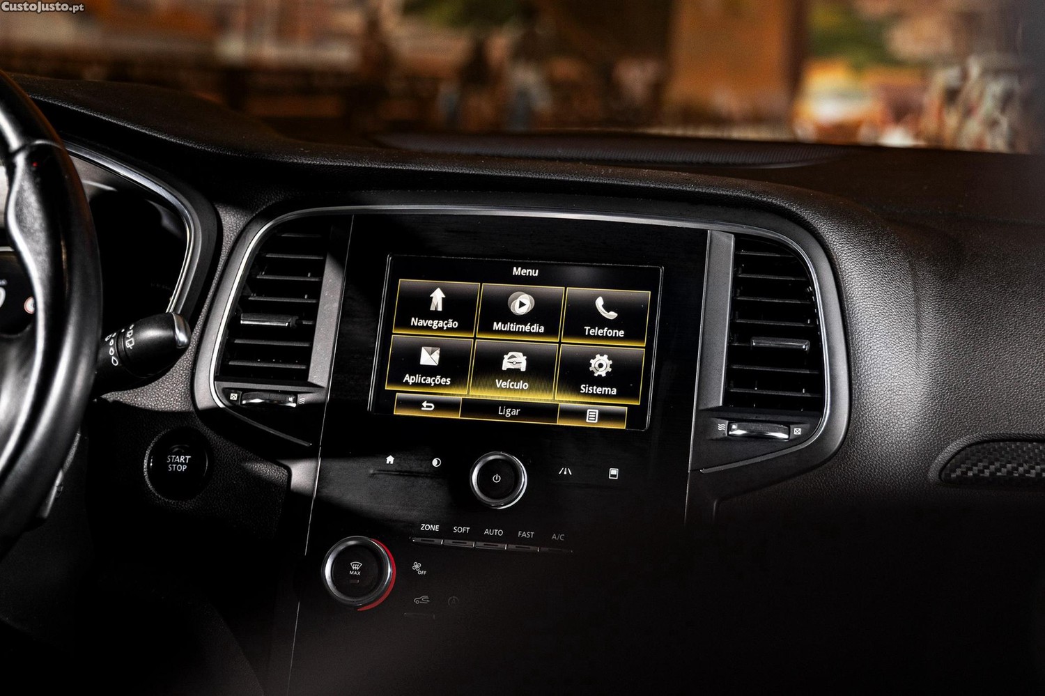 Renault Mégane Sport Tourer 1.5 dCi Limited EDC — fotografia 13