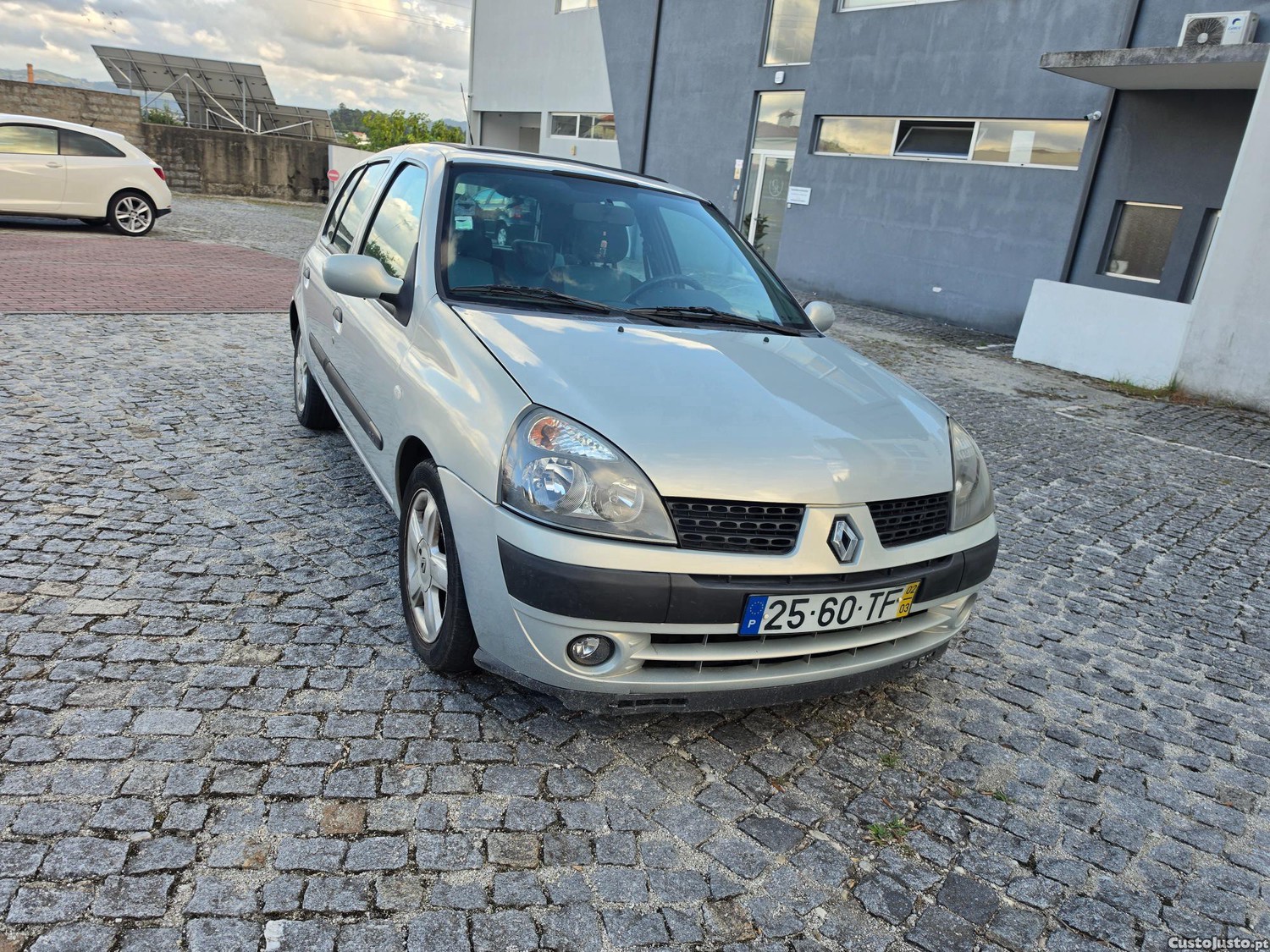 Renault Clio 1.5 Dci5 lugares — fotografia 14