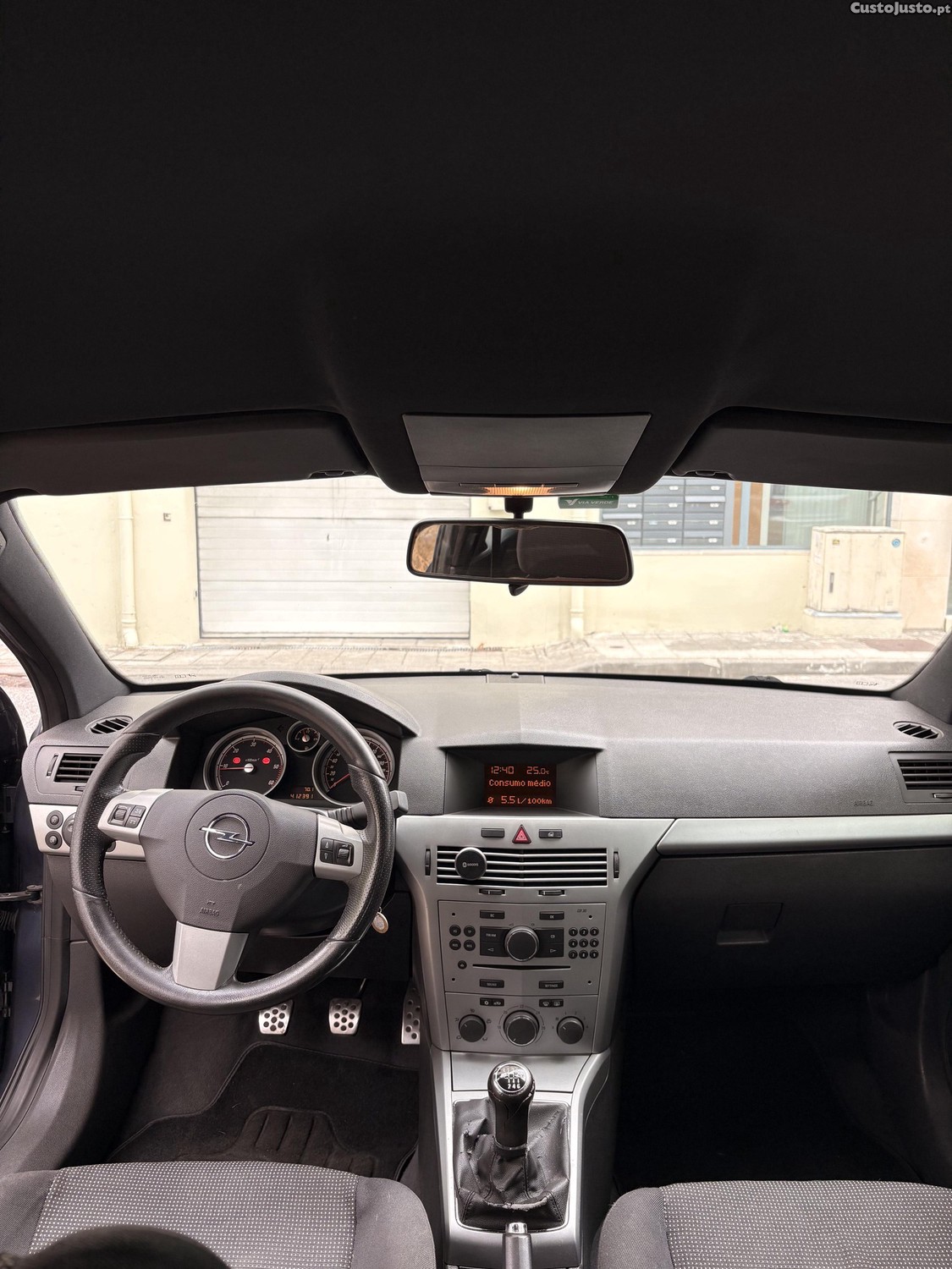 Opel Astra GTC — fotografia 8