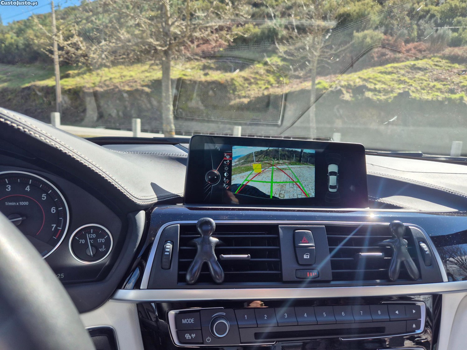 BMW 330 e hibrido plug-in — fotografia 3