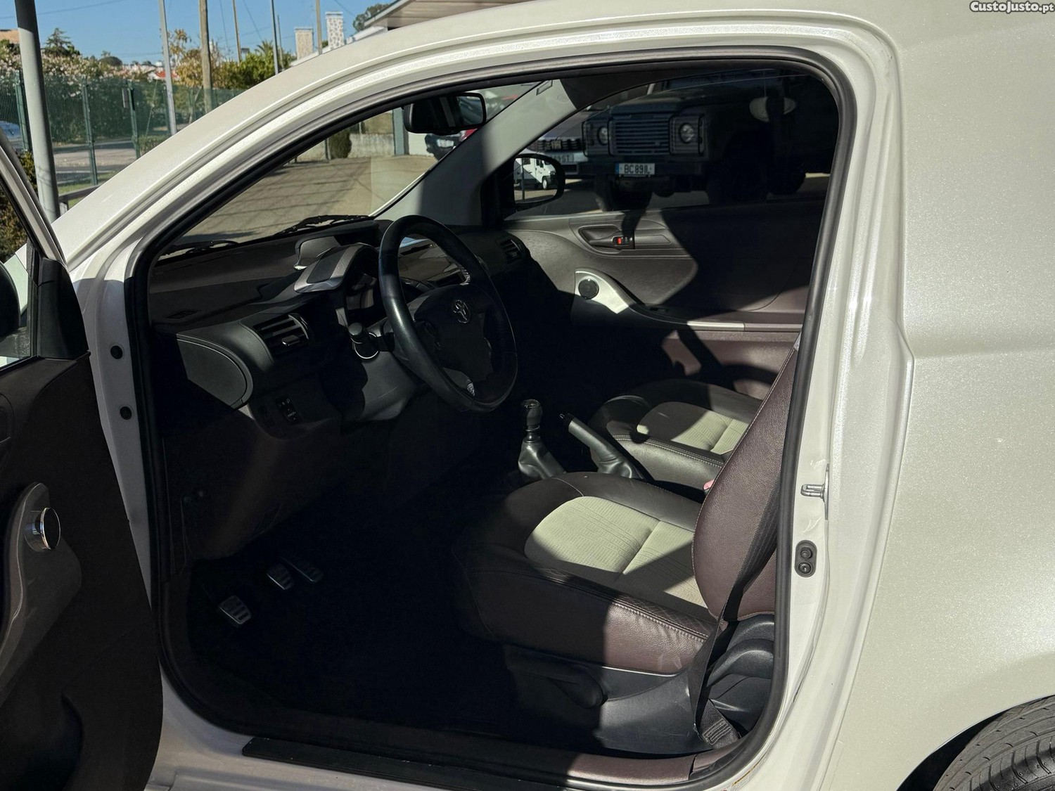 Toyota iQ 1.0 VVT-i 2 EP — fotografia 5