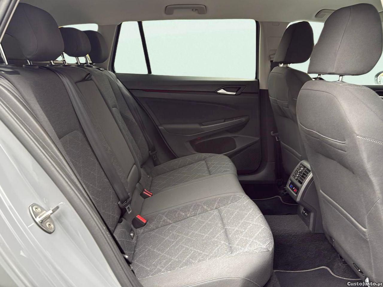 Volkswagen Golf Variant 2.0 TDi SCR Life — fotografia 4
