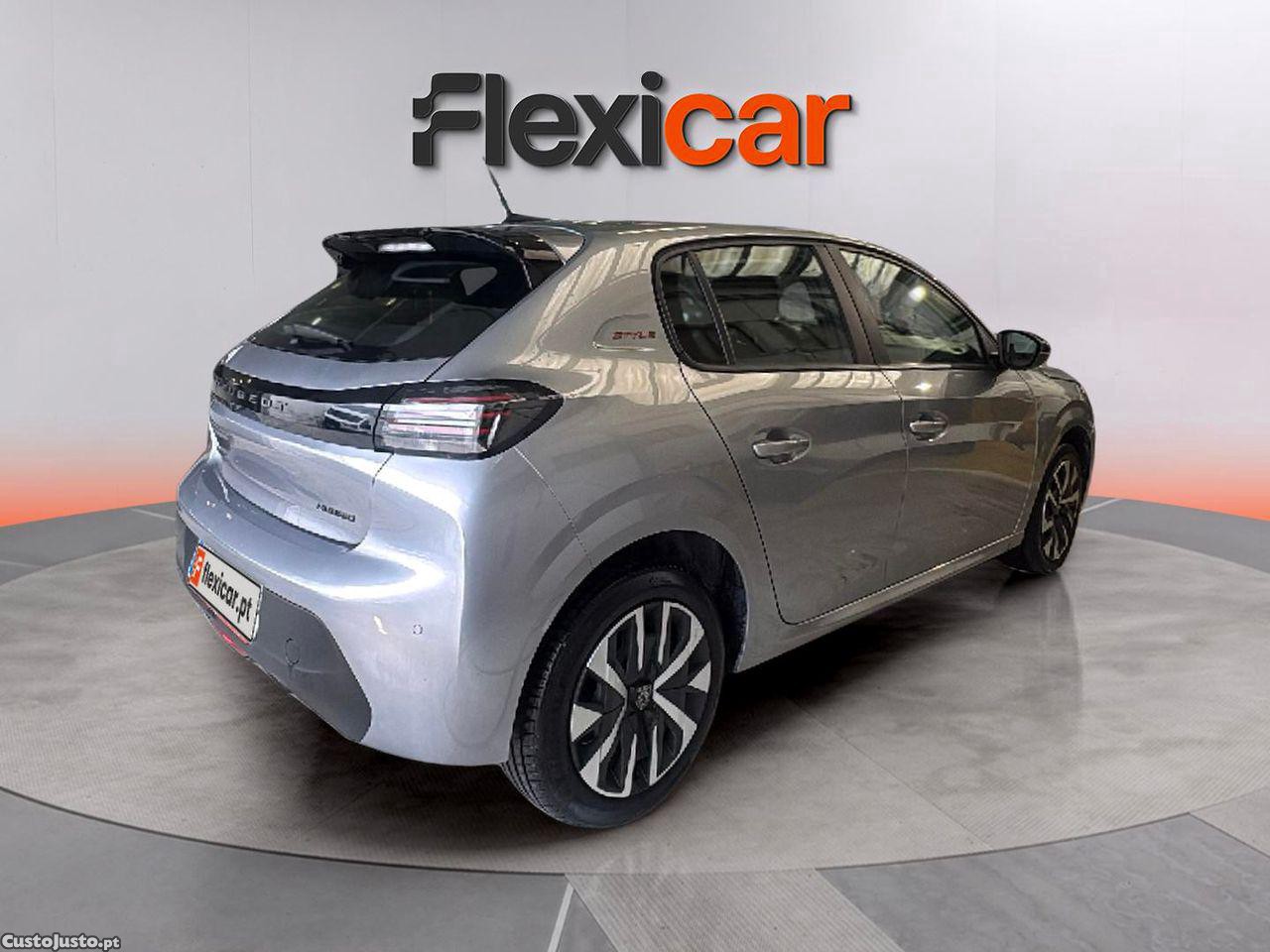 Peugeot 208 1.2 Hybrid Style e-DCS6 — fotografia 10