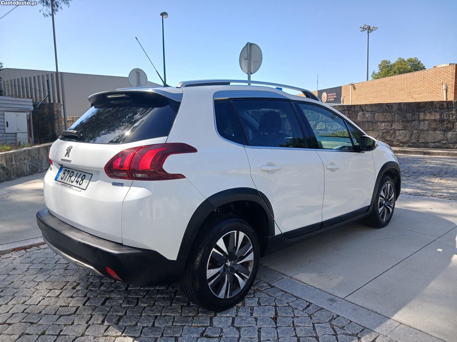 Peugeot 2008 allure — fotografia 12