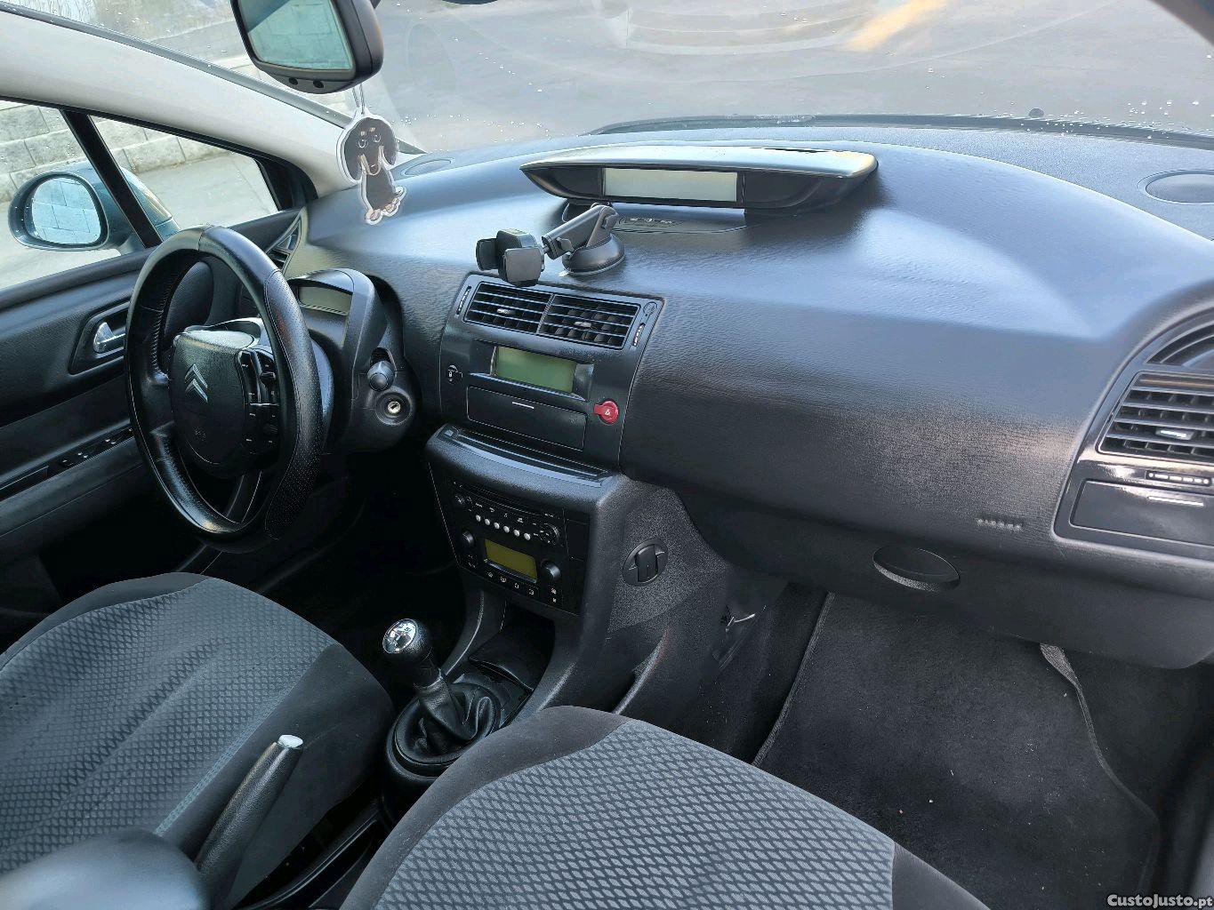 Citroën C4 HDI 1.6 110cv — fotografia 3