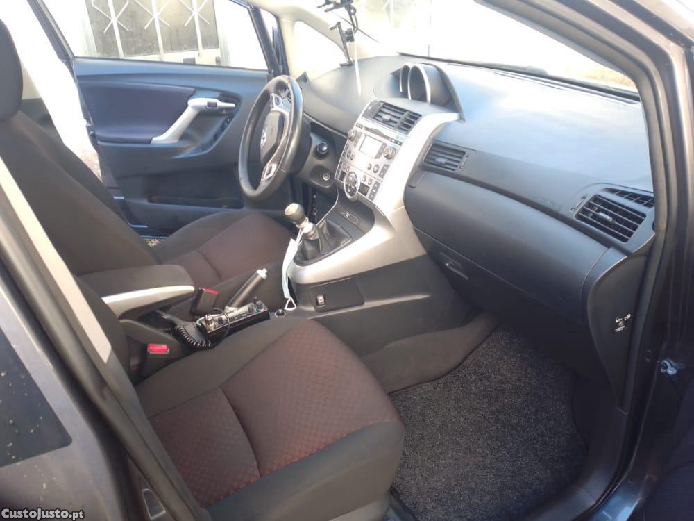 Toyota Verso 2.0 — photo 5