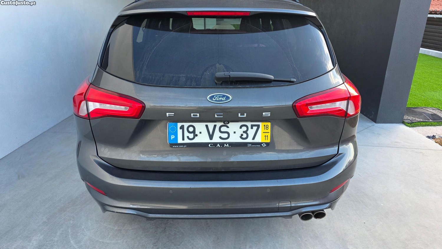 Ford Focus 1.5 Diesel EcoBlue ST-LINE — fotografia 8