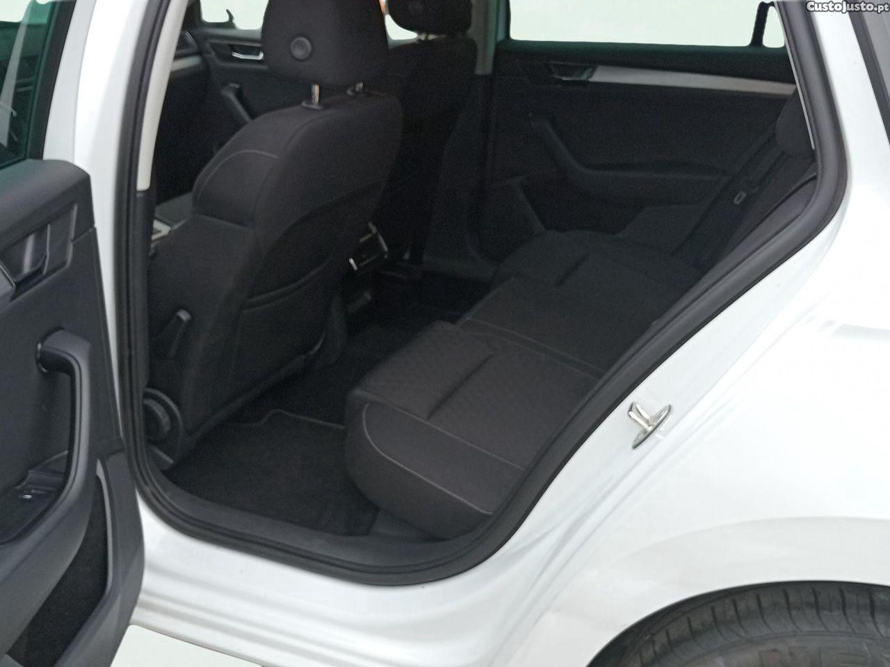 Skoda Superb Break 2.0 TDI Ambition DSG — fotografia 3