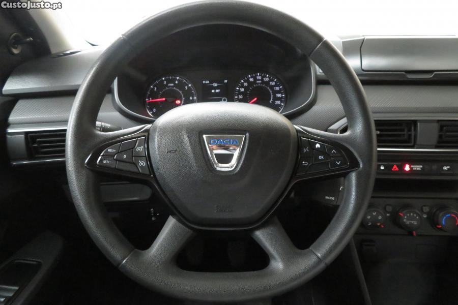 Dacia Sandero 1.0 SCe Essential — fotografia 20