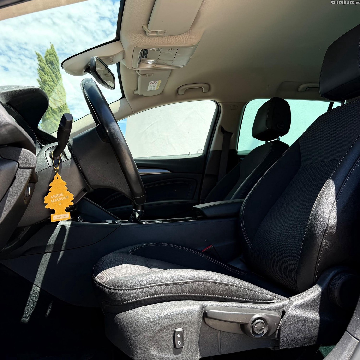 Opel Insignia Sport Tourer 1.6 innovation — fotografia 5