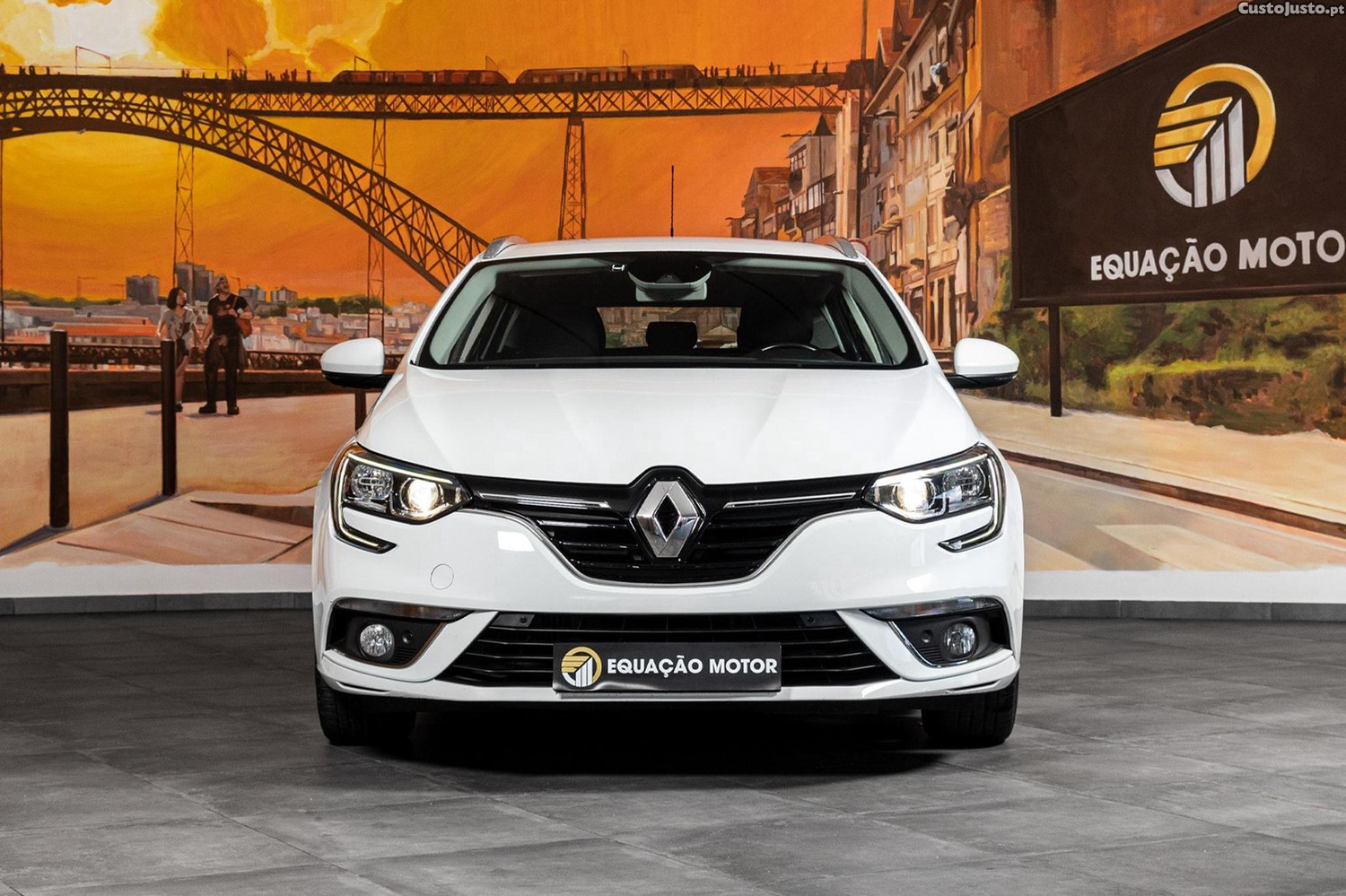 Renault Mégane Sport Tourer 1.5 dCi Limited EDC — fotografia 25
