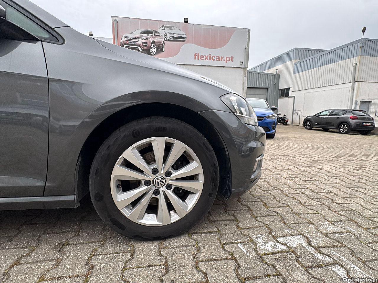 Volkswagen Golf Variant 1.6 TDi Confortline DSG — fotografia 8