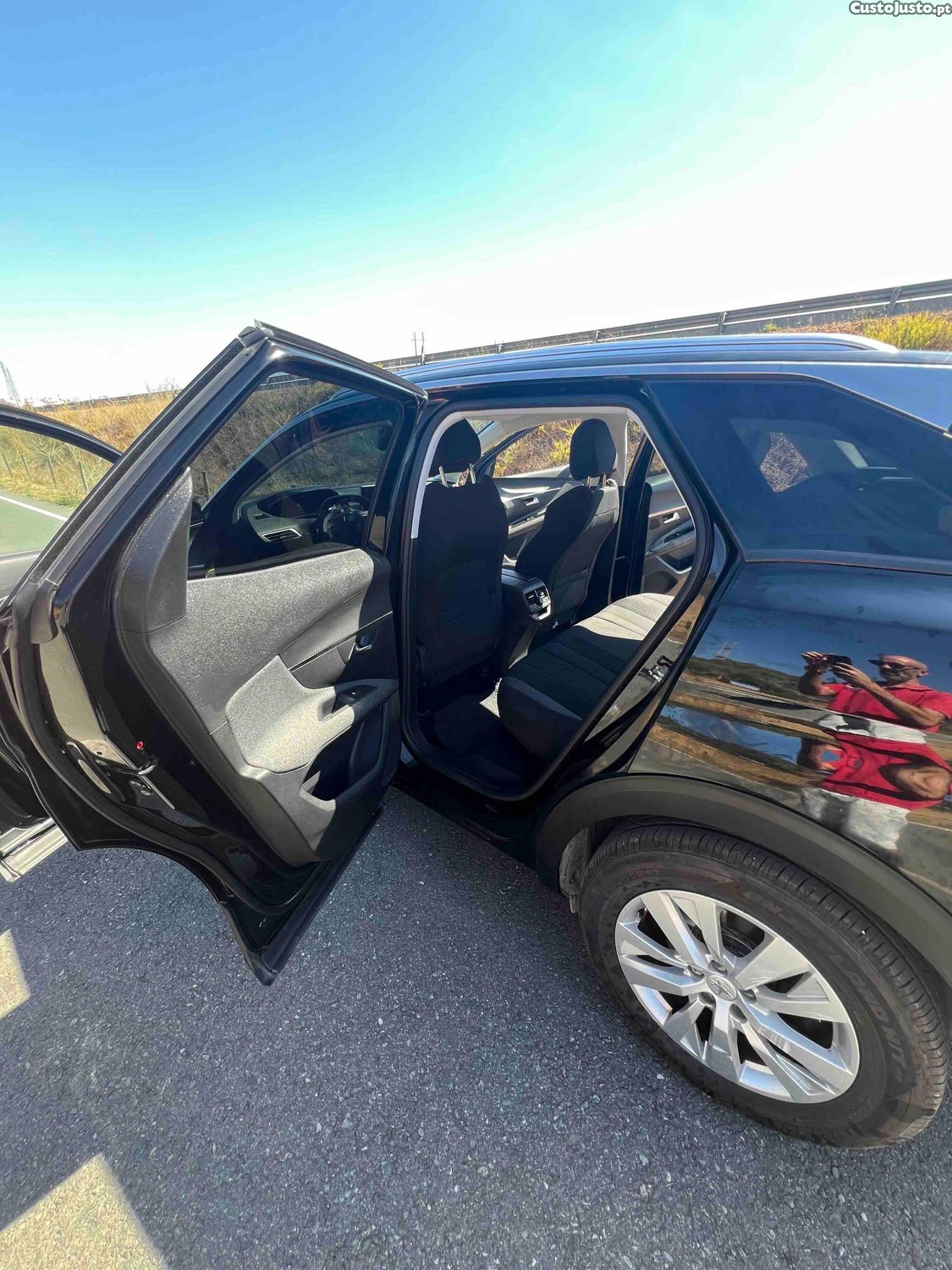 Peugeot 3008 1.5 BlueHDi Active — fotografia 3