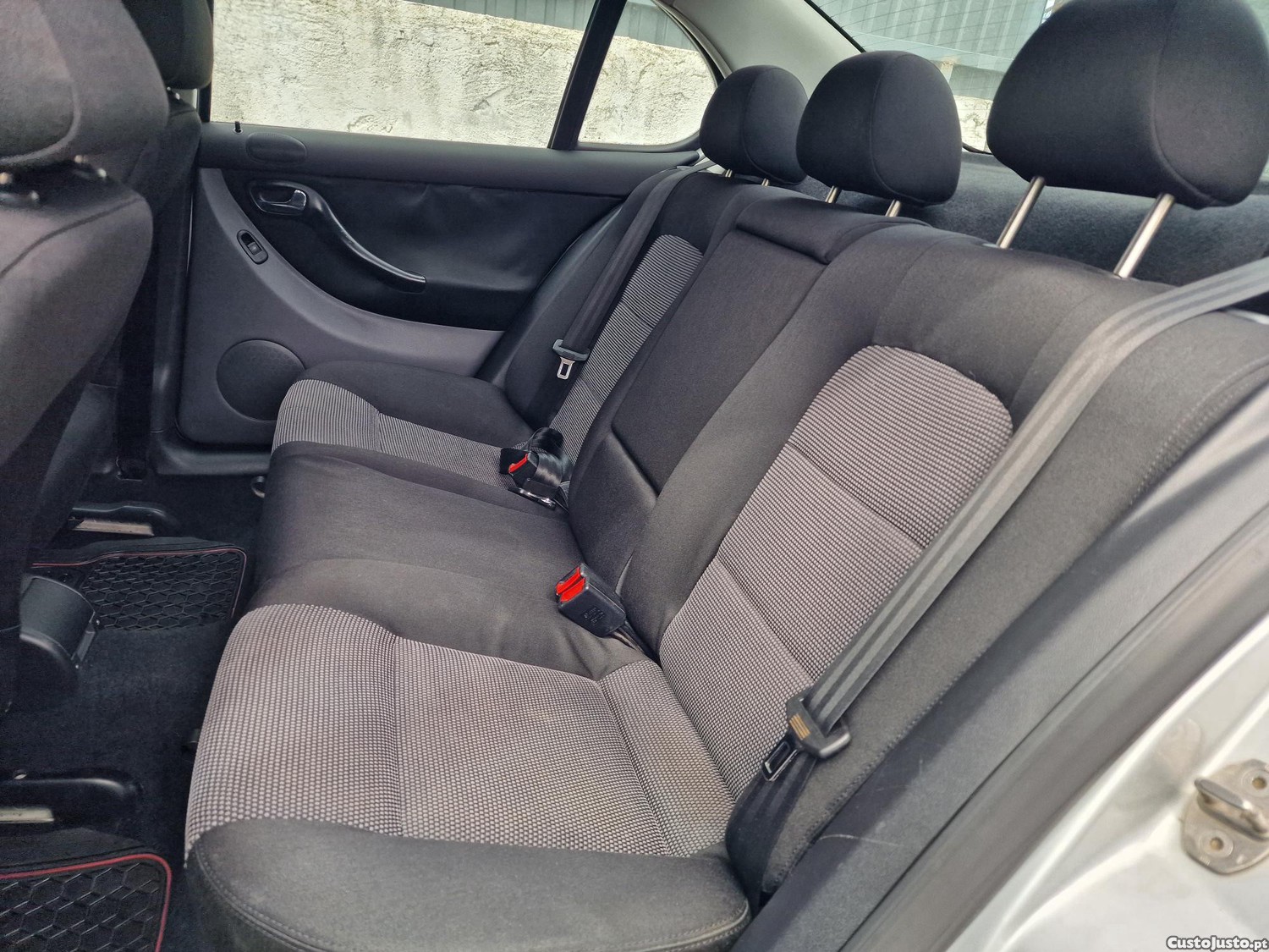 SEAT Toledo 1.9TDI — fotografia 2