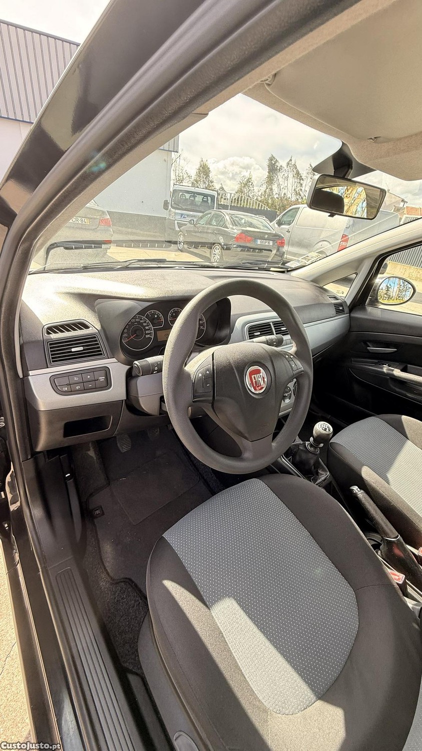Fiat Punto 1.2 16V de 2010 — fotografia 7