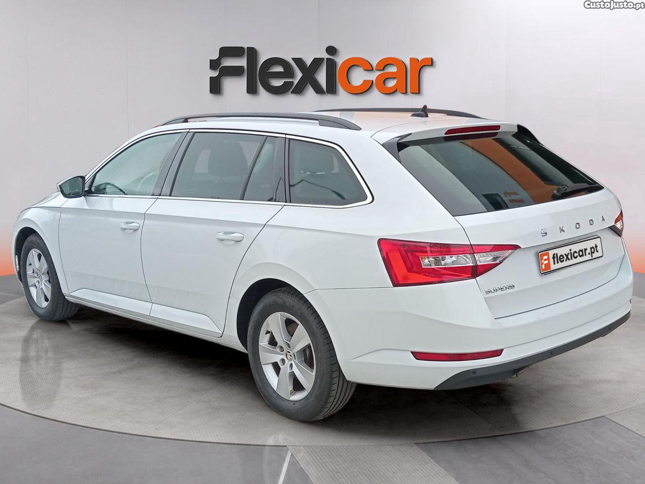 Skoda Superb Break 2.0 TDI Ambition DSG — fotografia 13
