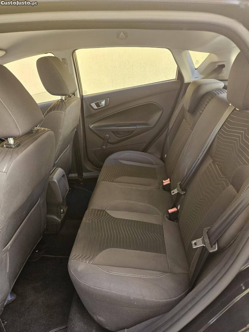 Ford Fiesta 1.5 TDCi TITANIUM — photo 3