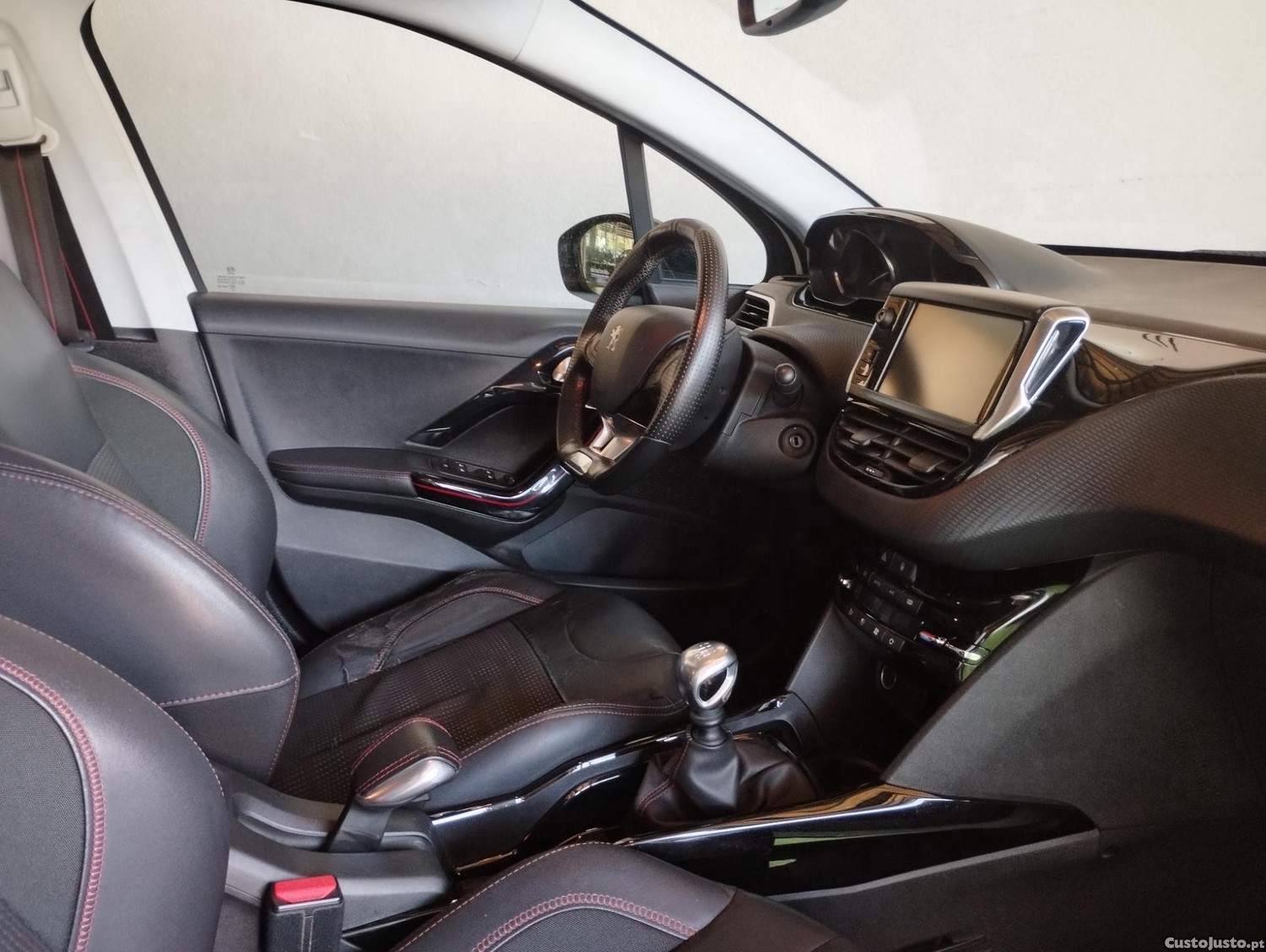 Peugeot 2008 1.2 PureTech GT Line — fotografia 6