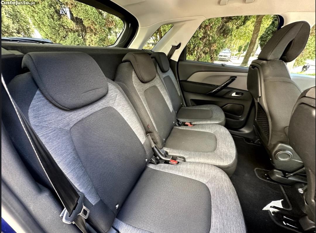 Citroën C4 Picasso — fotografia 8