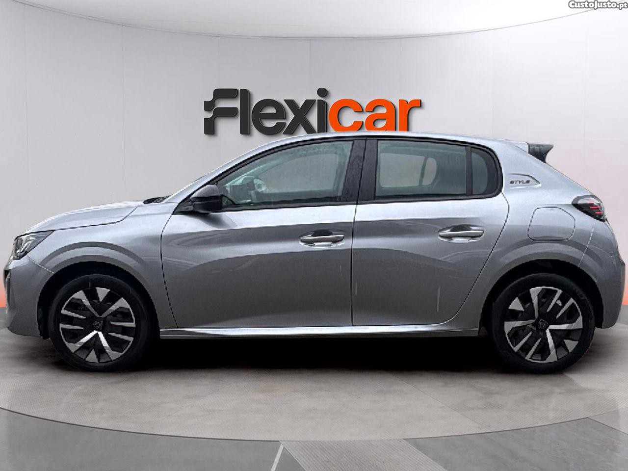 Peugeot 208 1.2 Hybrid Style e-DCS6 — fotografia 14