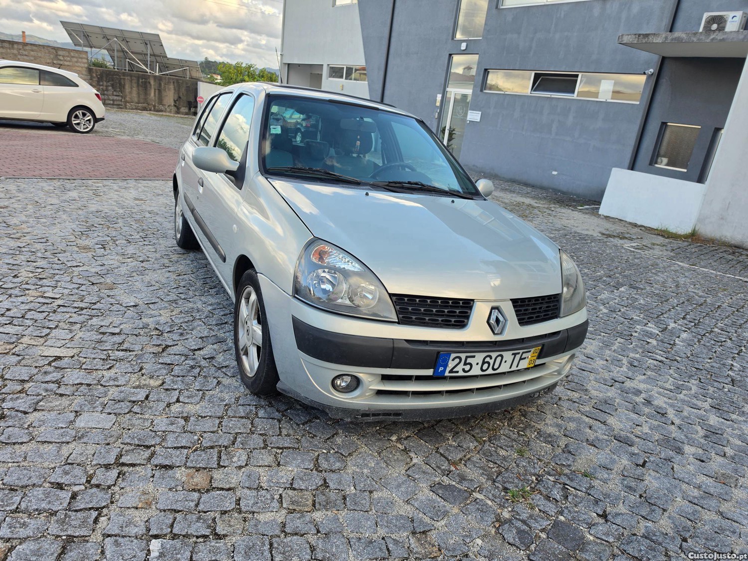 Renault Clio 1.5 Dci5 lugares — fotografia 16