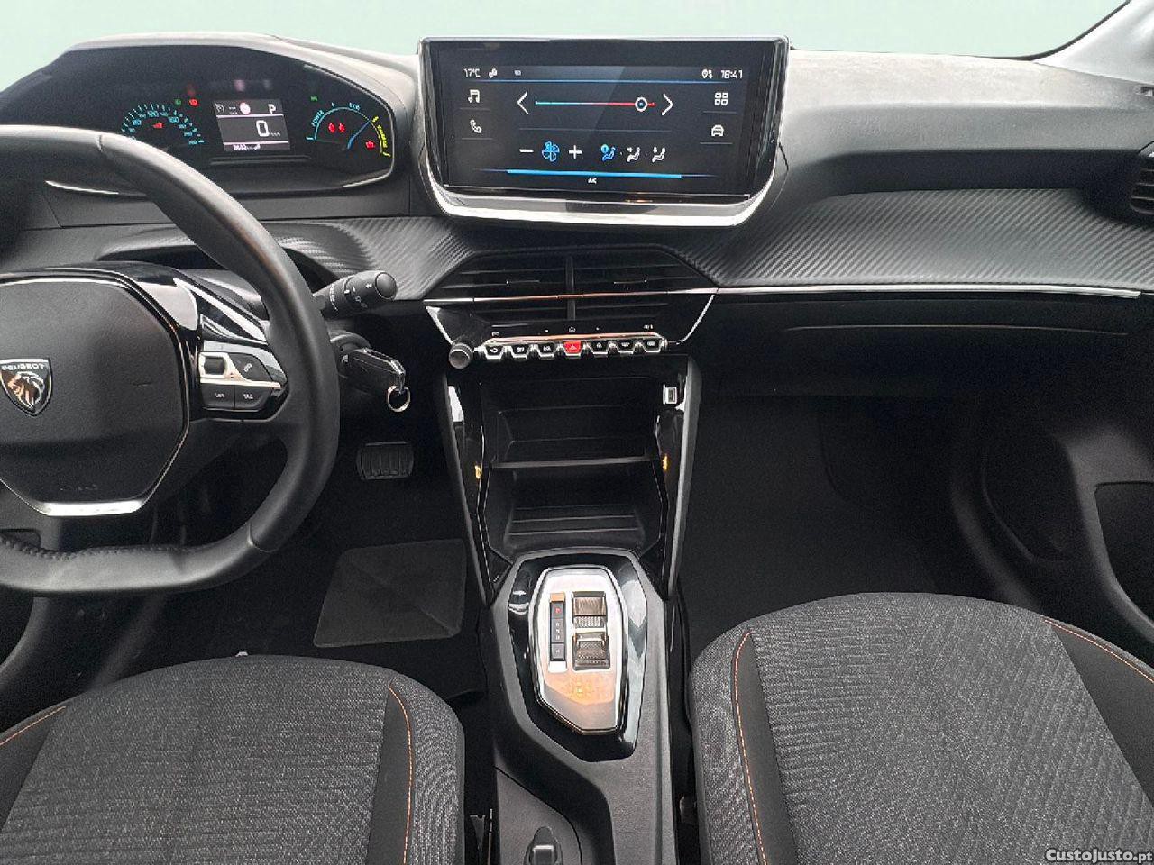 Peugeot 208 1.2 Hybrid Style e-DCS6 — fotografia 5