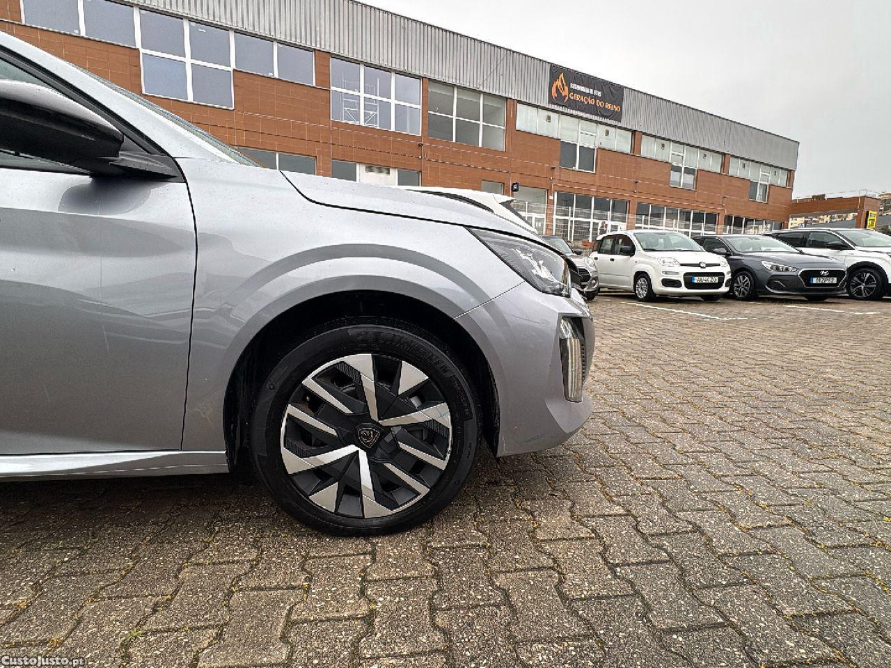 Peugeot 208 1.2 Hybrid Style e-DCS6 — fotografia 8