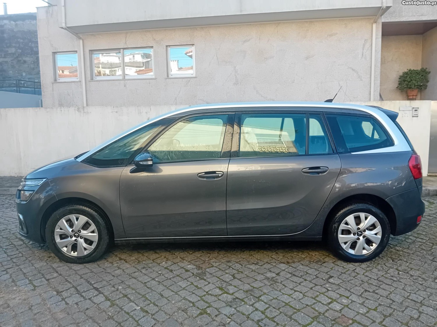 Citroën C4 Spacetourer 1.5 hdi 130cv - 18 — photo 4