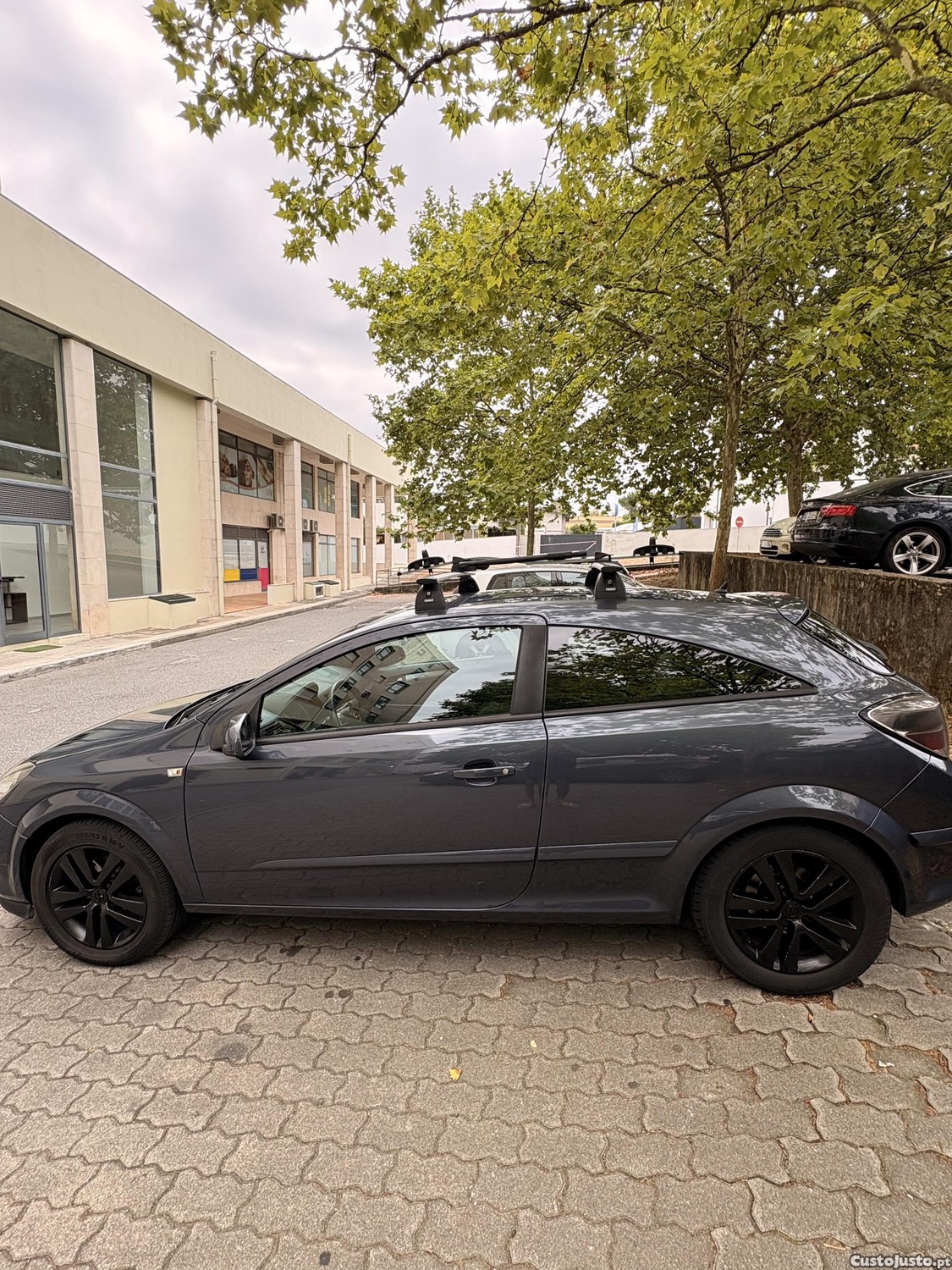 Opel Astra GTC — fotografia 11