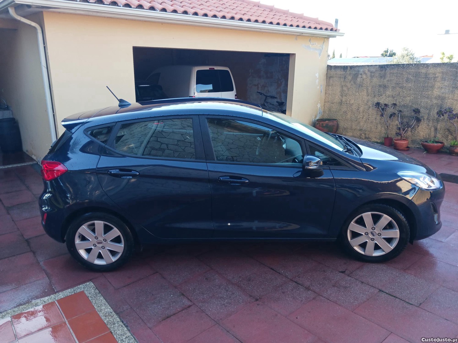 Ford Fiesta Active 1.5 tdci como novo — fotografia 5