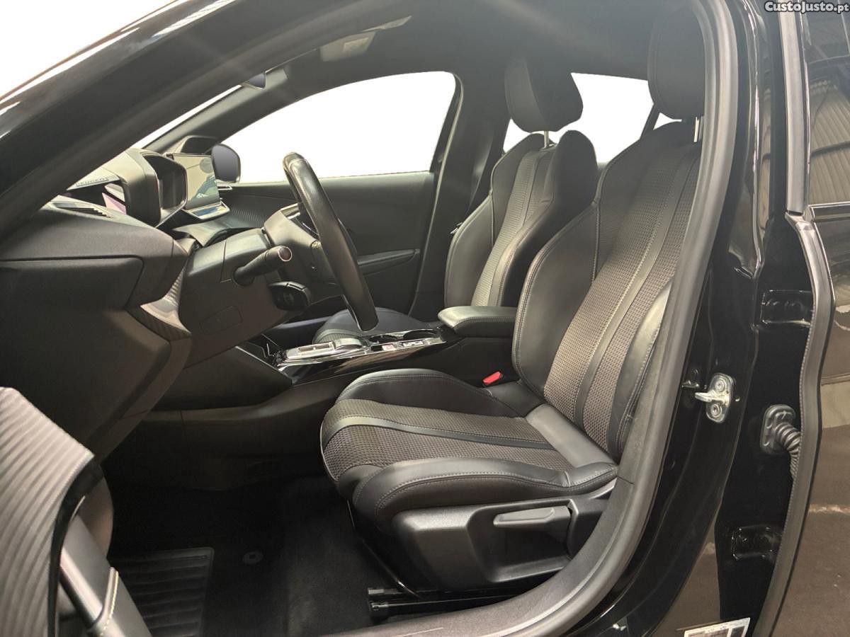 Peugeot 208 50 kWh GT — fotografia 9