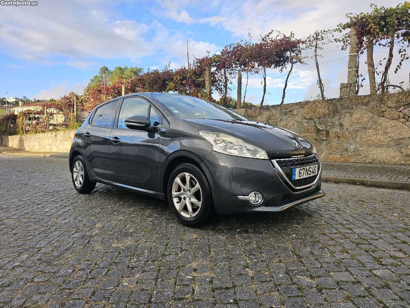 Peugeot 208 1.2 Active — fotografia 9