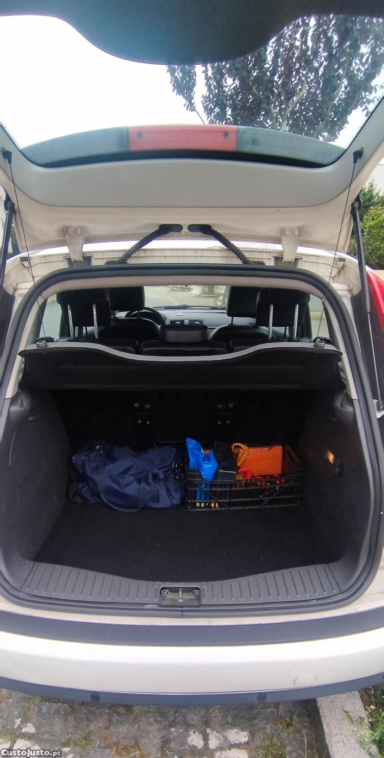 Ford Focus C Max Ghia — fotografia 4
